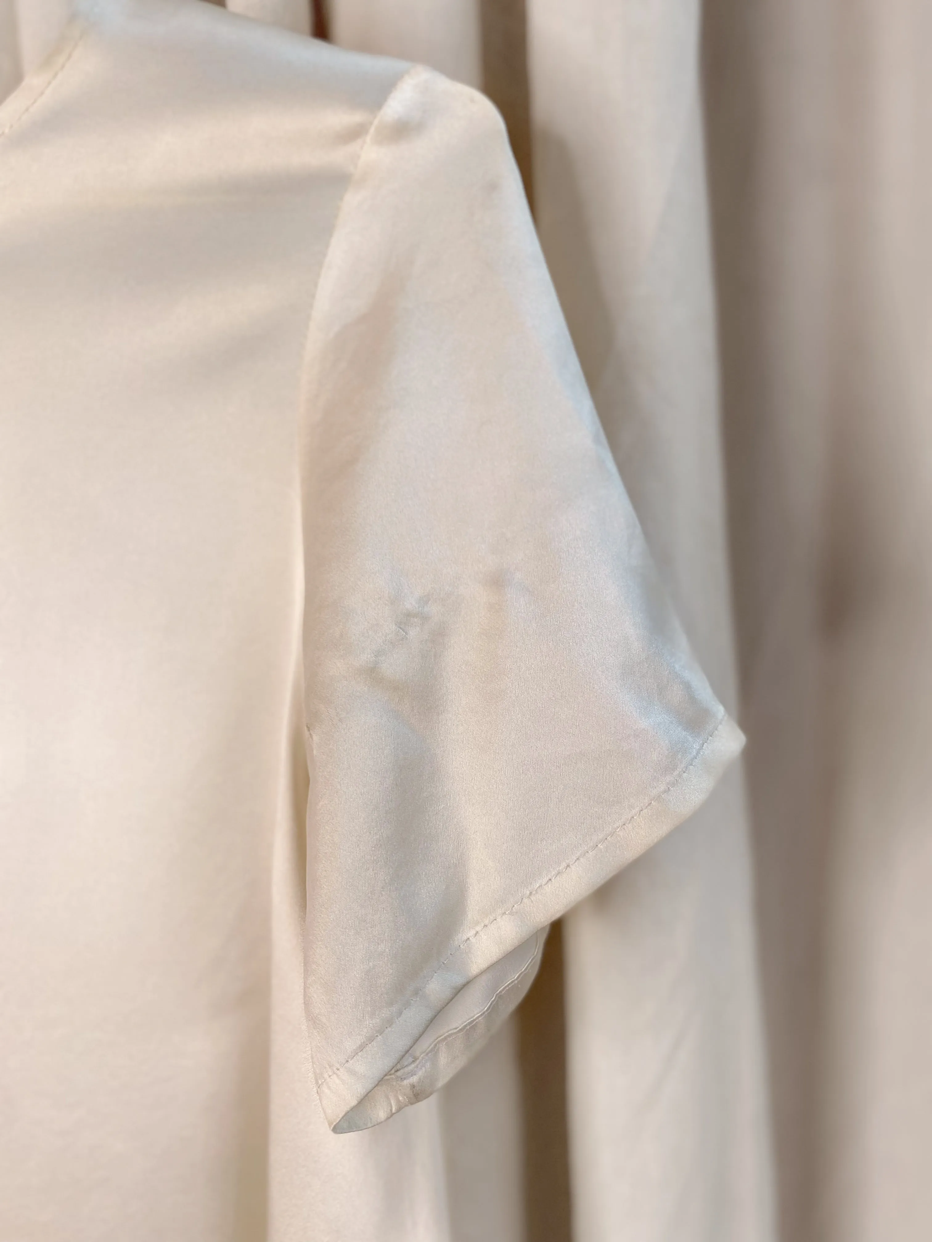 • PRE-LOVED • 100% Silk Satin Top [ Natural White Long T-shirt, Draped Hem, Crew Neck, Size S/M ]