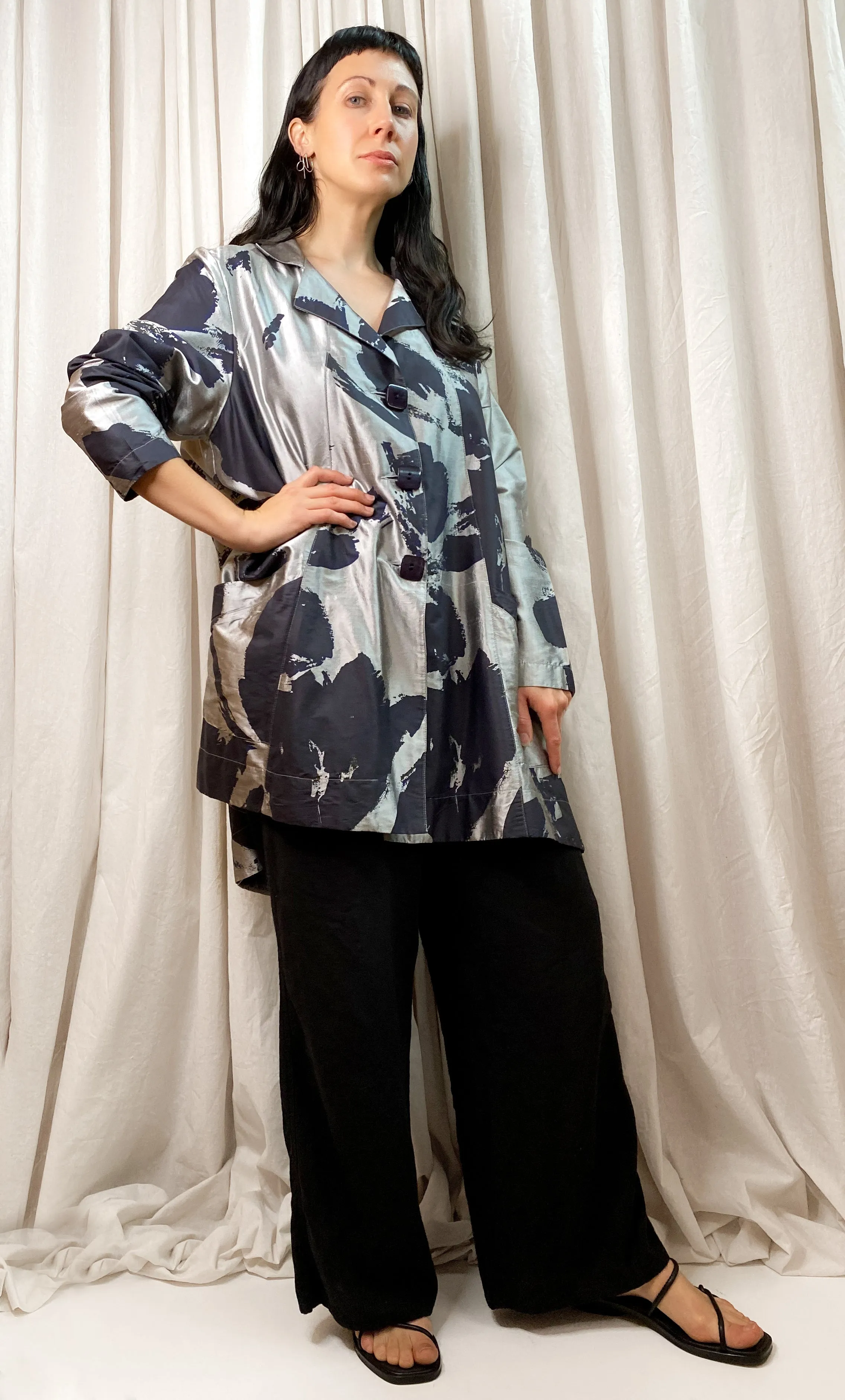 • PRE-LOVED • Silk Printed Shirt Jacket [ Silver Grey, Navy Blue, Size Large ]