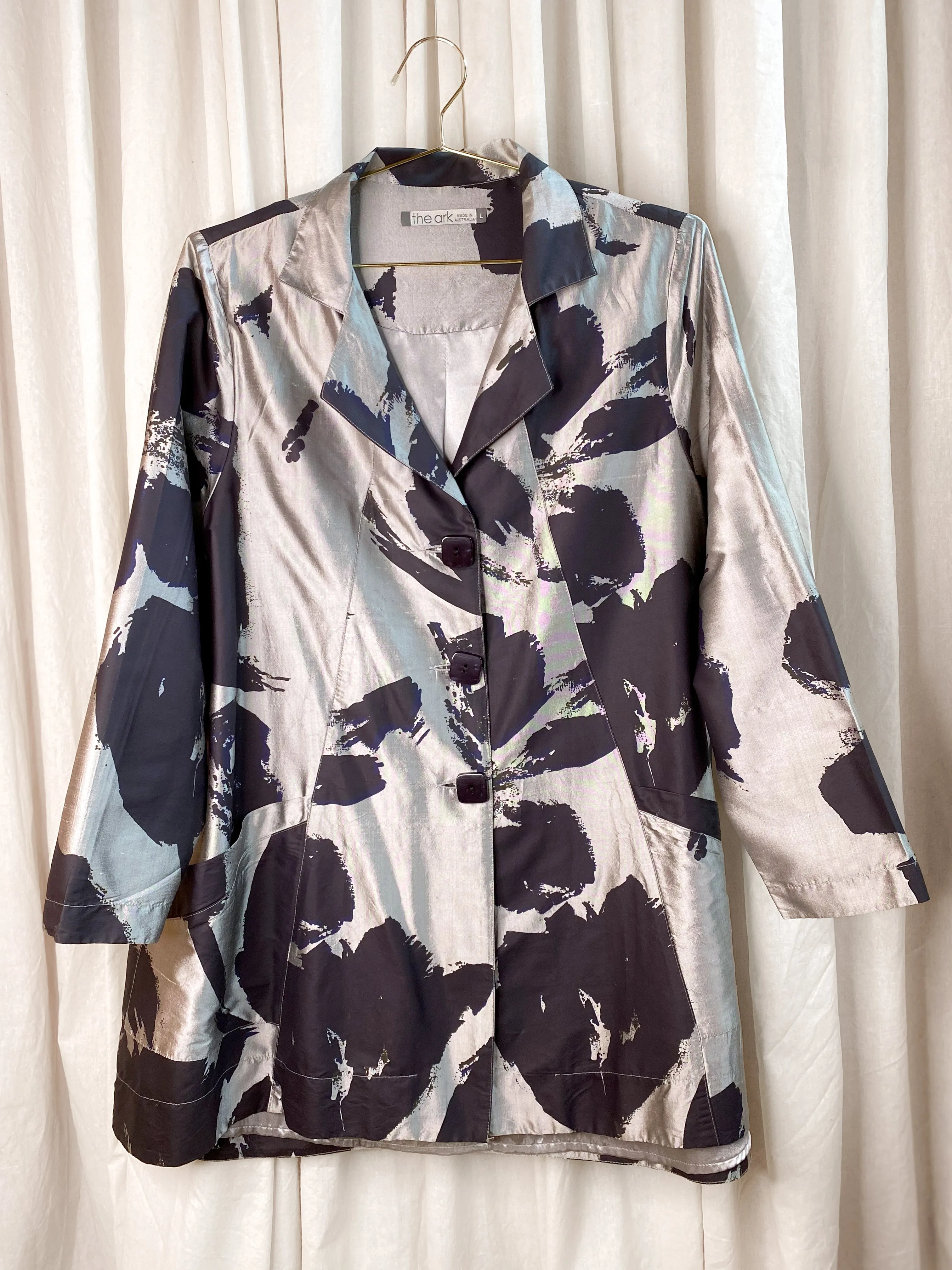 • PRE-LOVED • Silk Printed Shirt Jacket [ Silver Grey, Navy Blue, Size Large ]