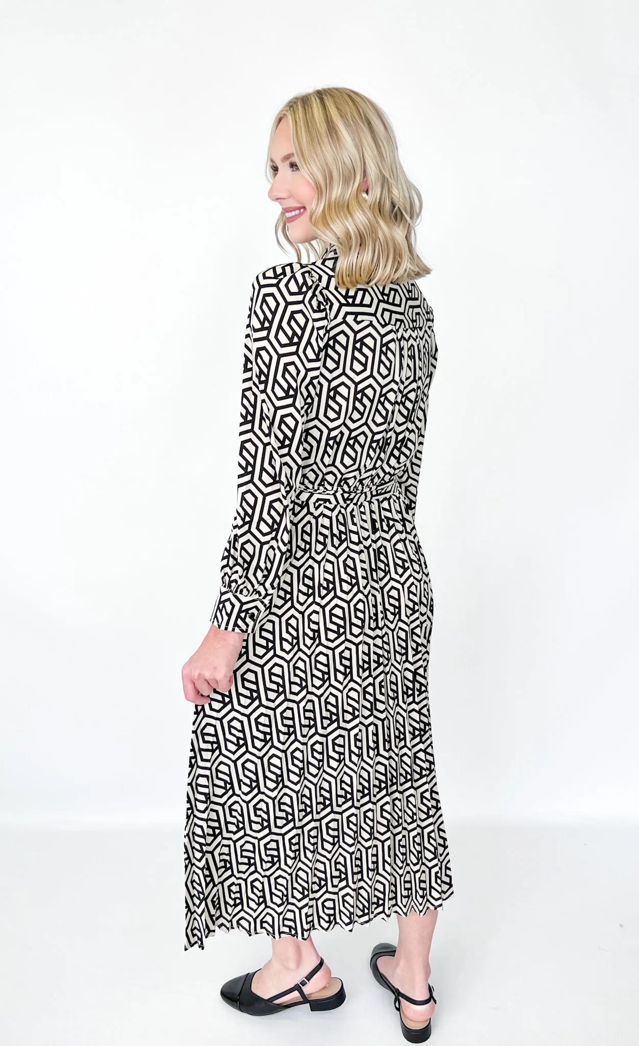 Amelia - Printed Long Sleeve Pleated Midi Dress