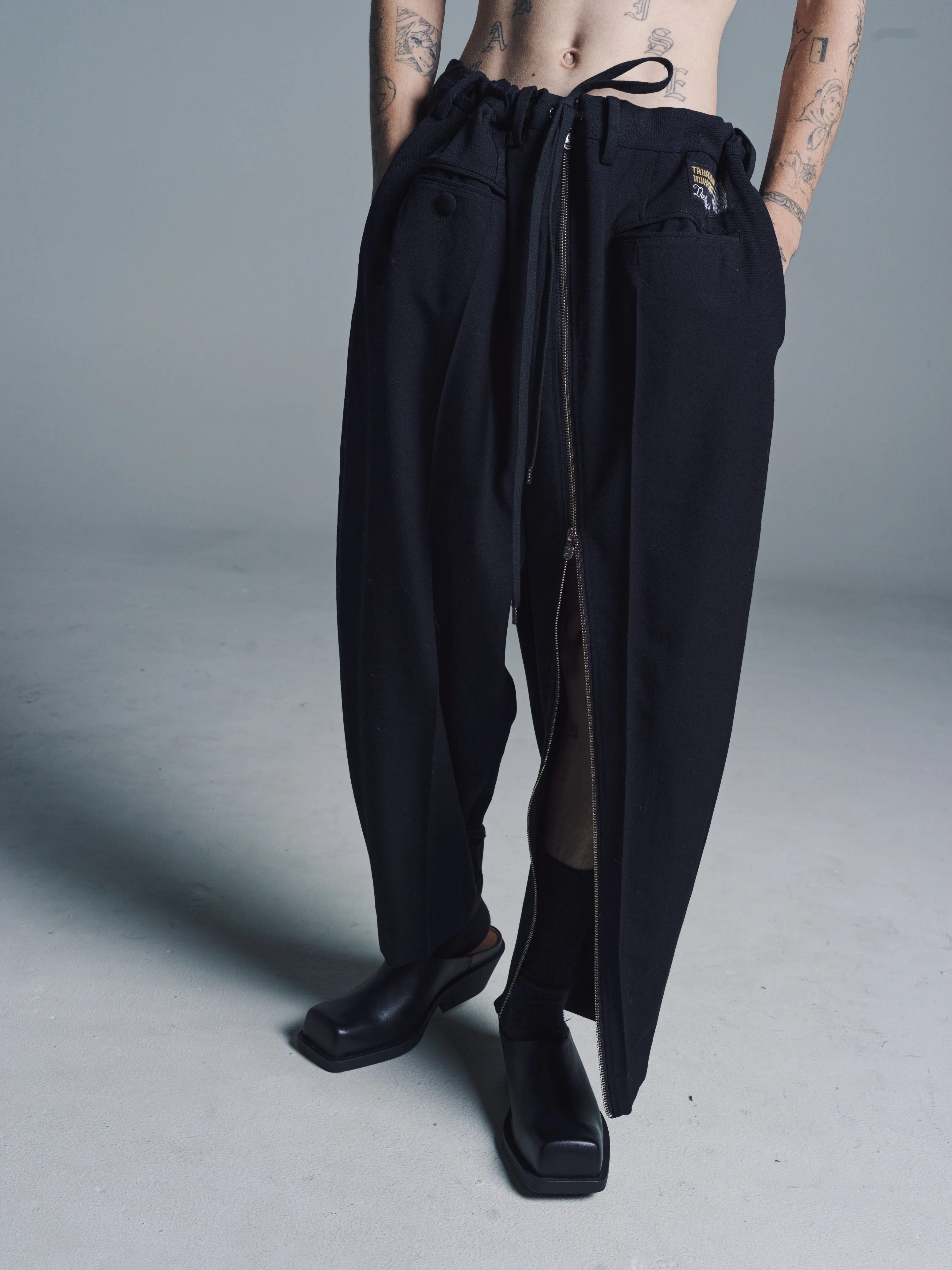 Black Wool Reverse Cropped Baggy Zipper Pant