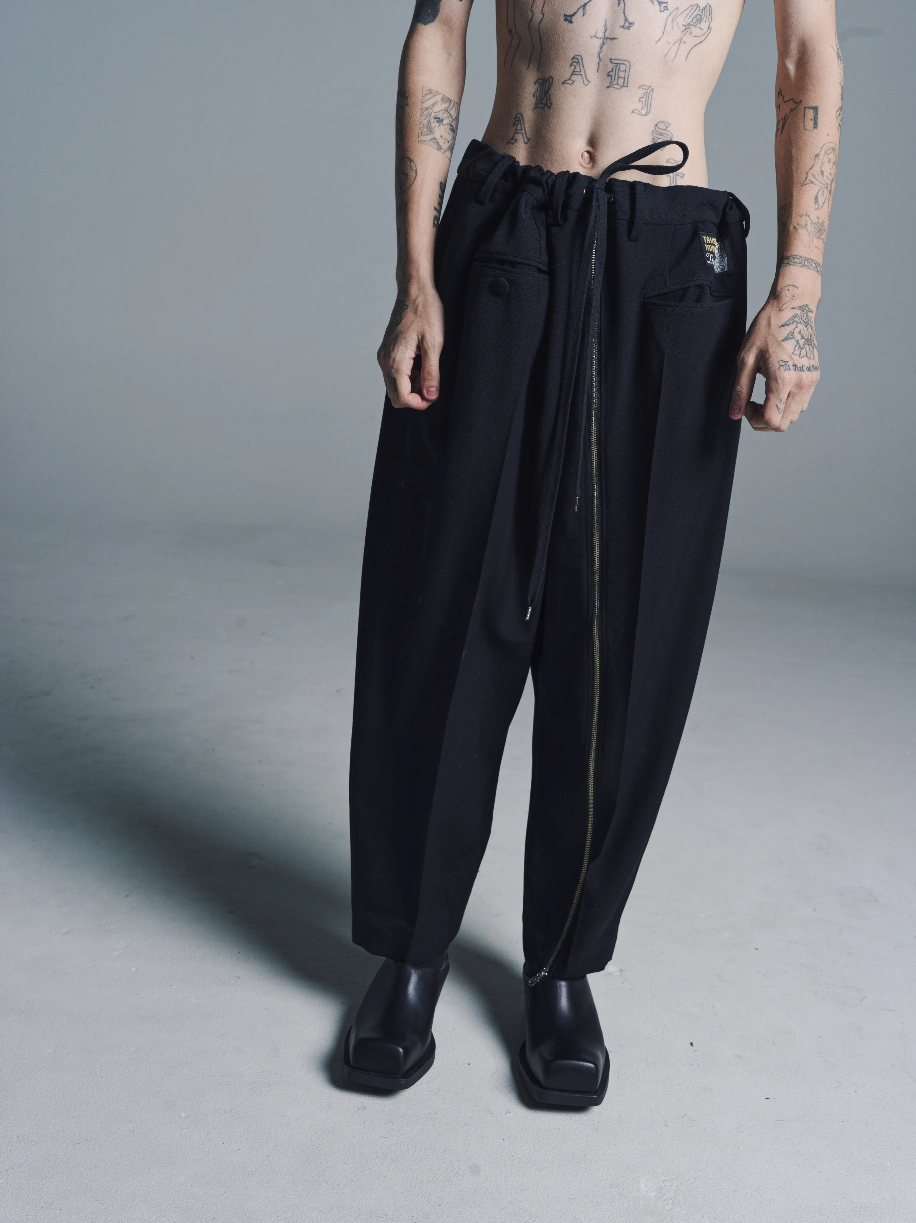 Black Wool Reverse Cropped Baggy Zipper Pant