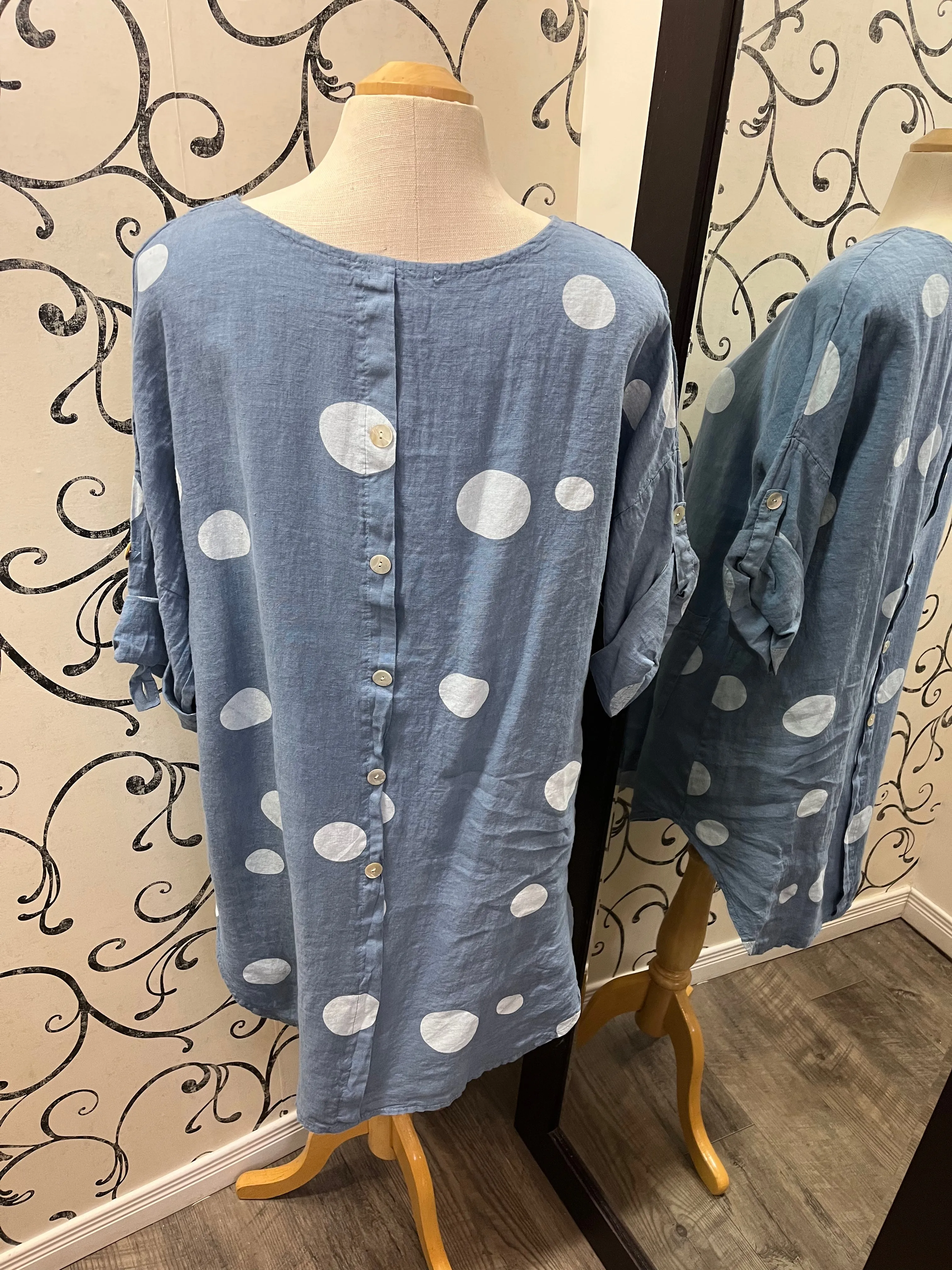 Me & Gee 9771 Dots Tunic W/ Back Button Detail