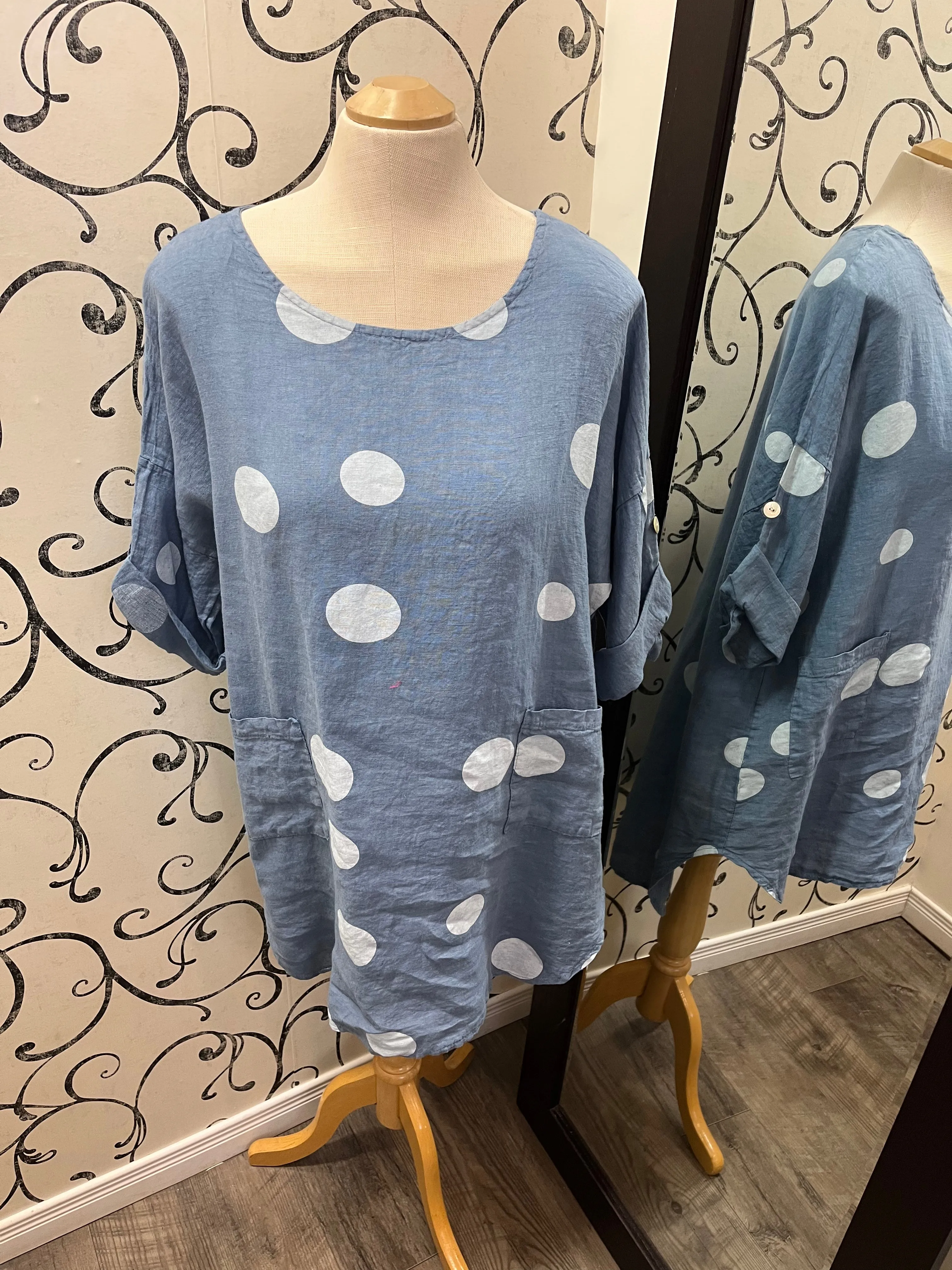 Me & Gee 9771 Dots Tunic W/ Back Button Detail