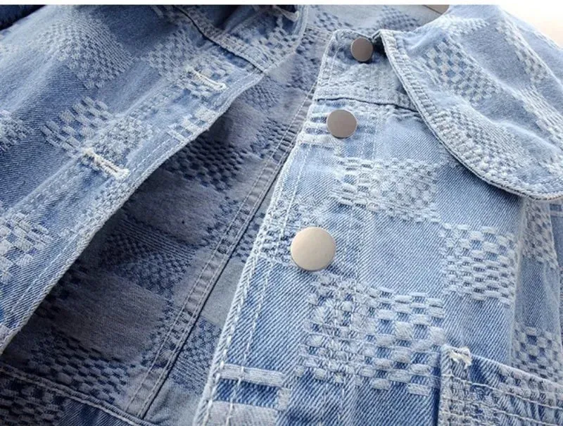 Women Cropped Denim Jacket with Peter Pan Collar