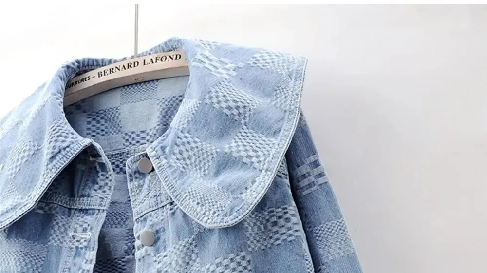 Women Cropped Denim Jacket with Peter Pan Collar