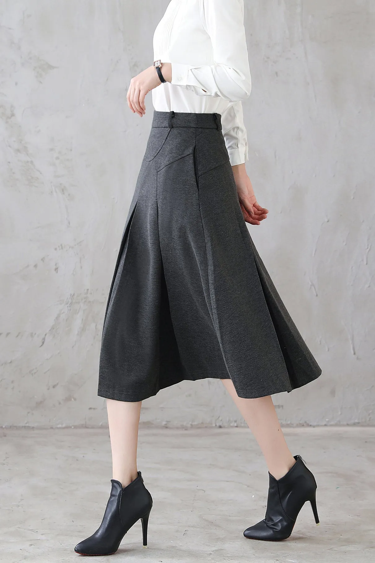 Women's Pleated Midi Wool Skirt in Grey 312301