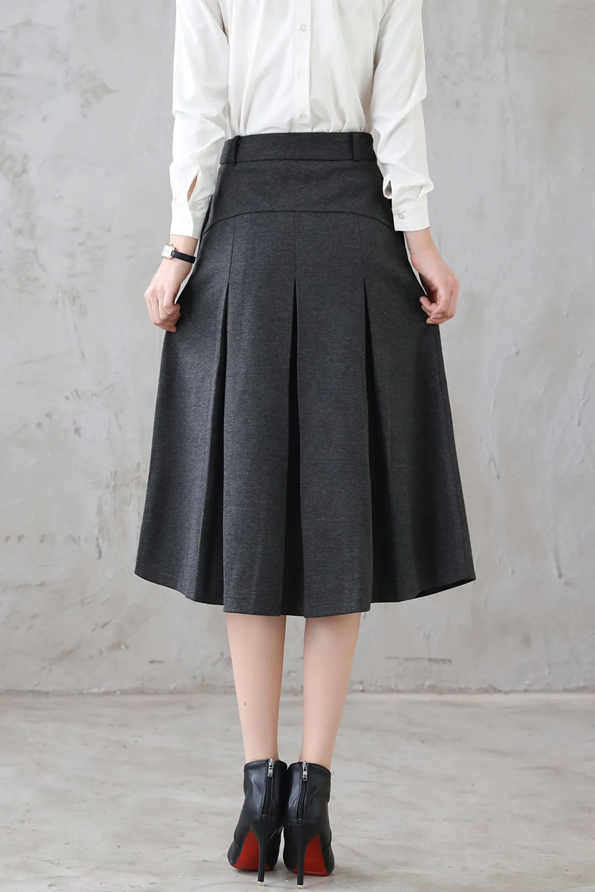 Women's Pleated Midi Wool Skirt in Grey 312301